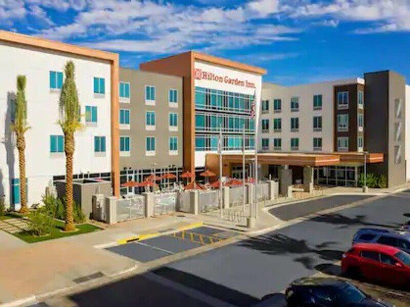 Hilton Garden Inn Chandler Downtown Экстерьер фото