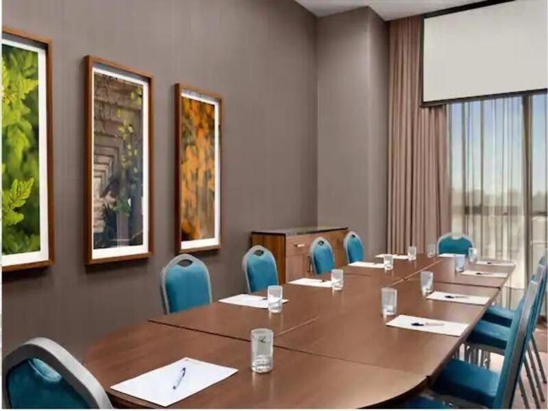 Hilton Garden Inn Chandler Downtown Экстерьер фото