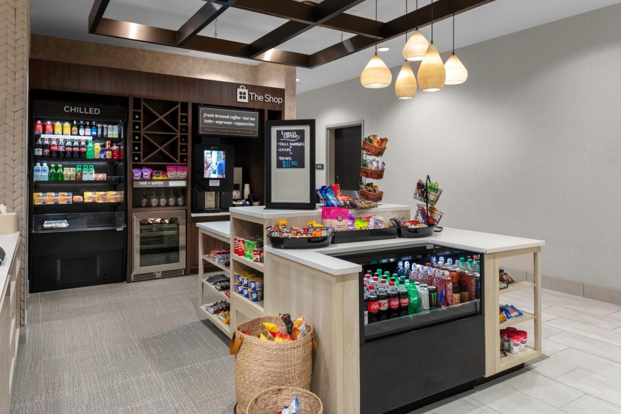 Hilton Garden Inn Chandler Downtown Экстерьер фото