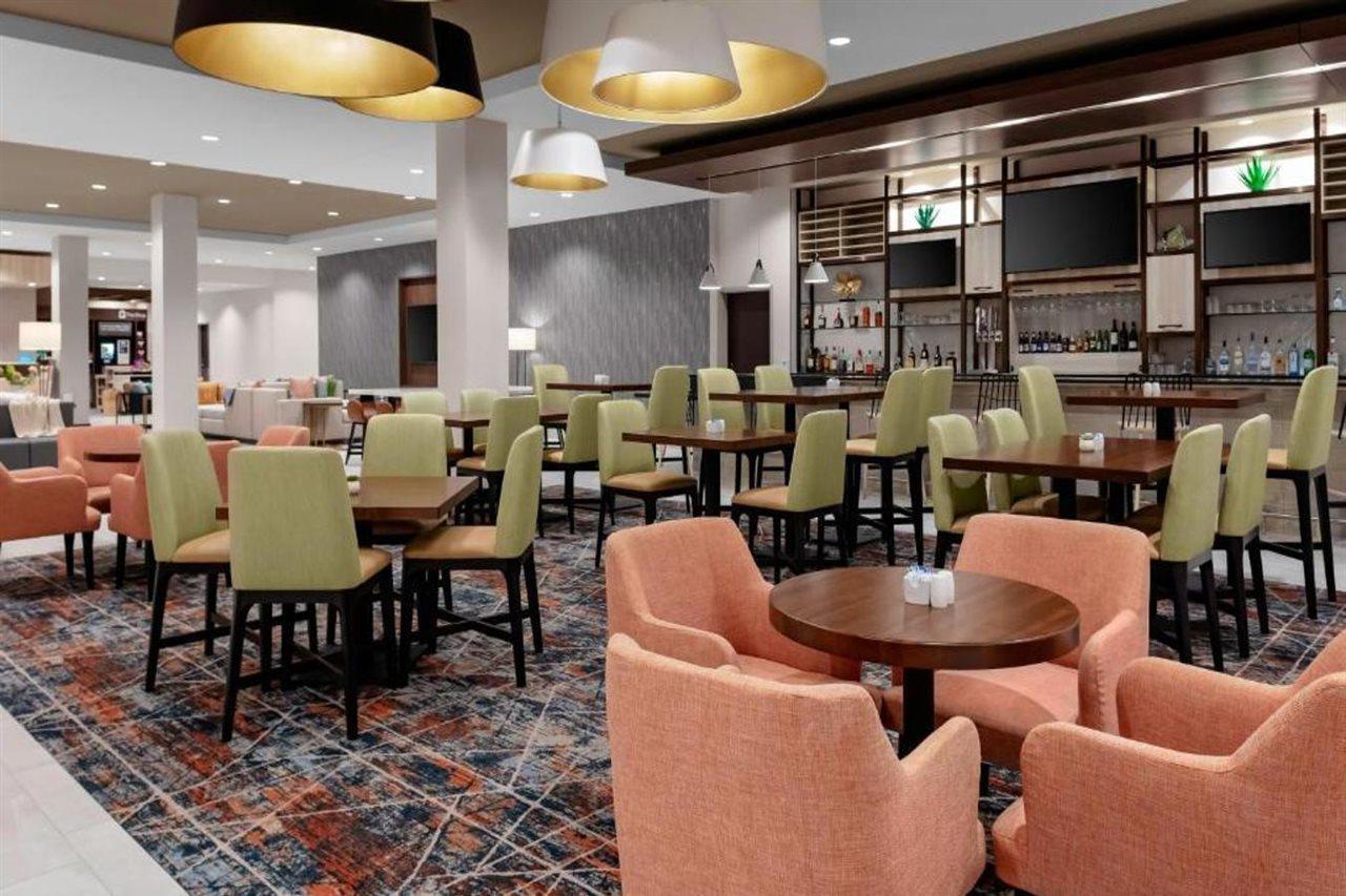 Hilton Garden Inn Chandler Downtown Экстерьер фото