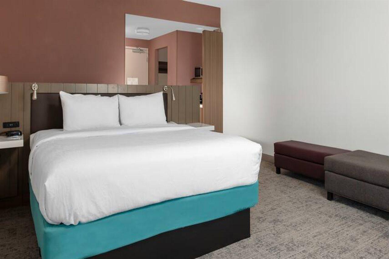Hilton Garden Inn Chandler Downtown Экстерьер фото