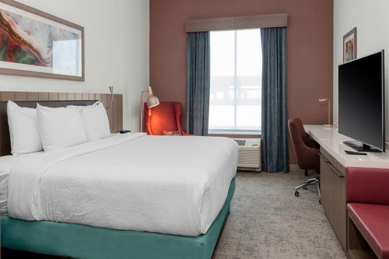 Hilton Garden Inn Chandler Downtown Экстерьер фото