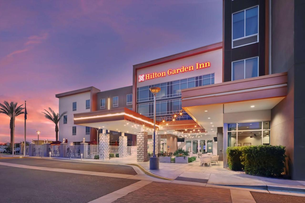 Hilton Garden Inn Chandler Downtown Экстерьер фото