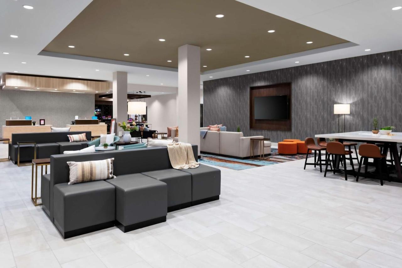 Hilton Garden Inn Chandler Downtown Экстерьер фото