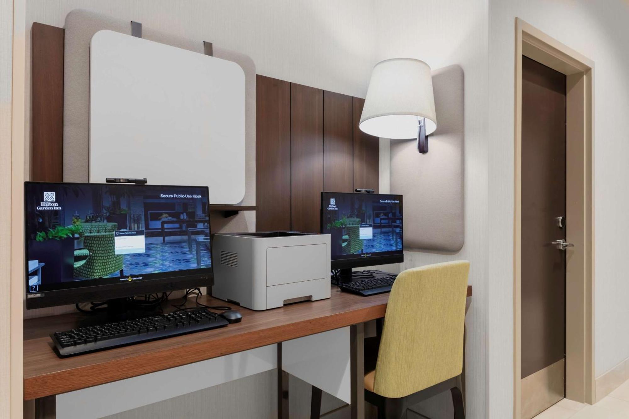 Hilton Garden Inn Chandler Downtown Экстерьер фото
