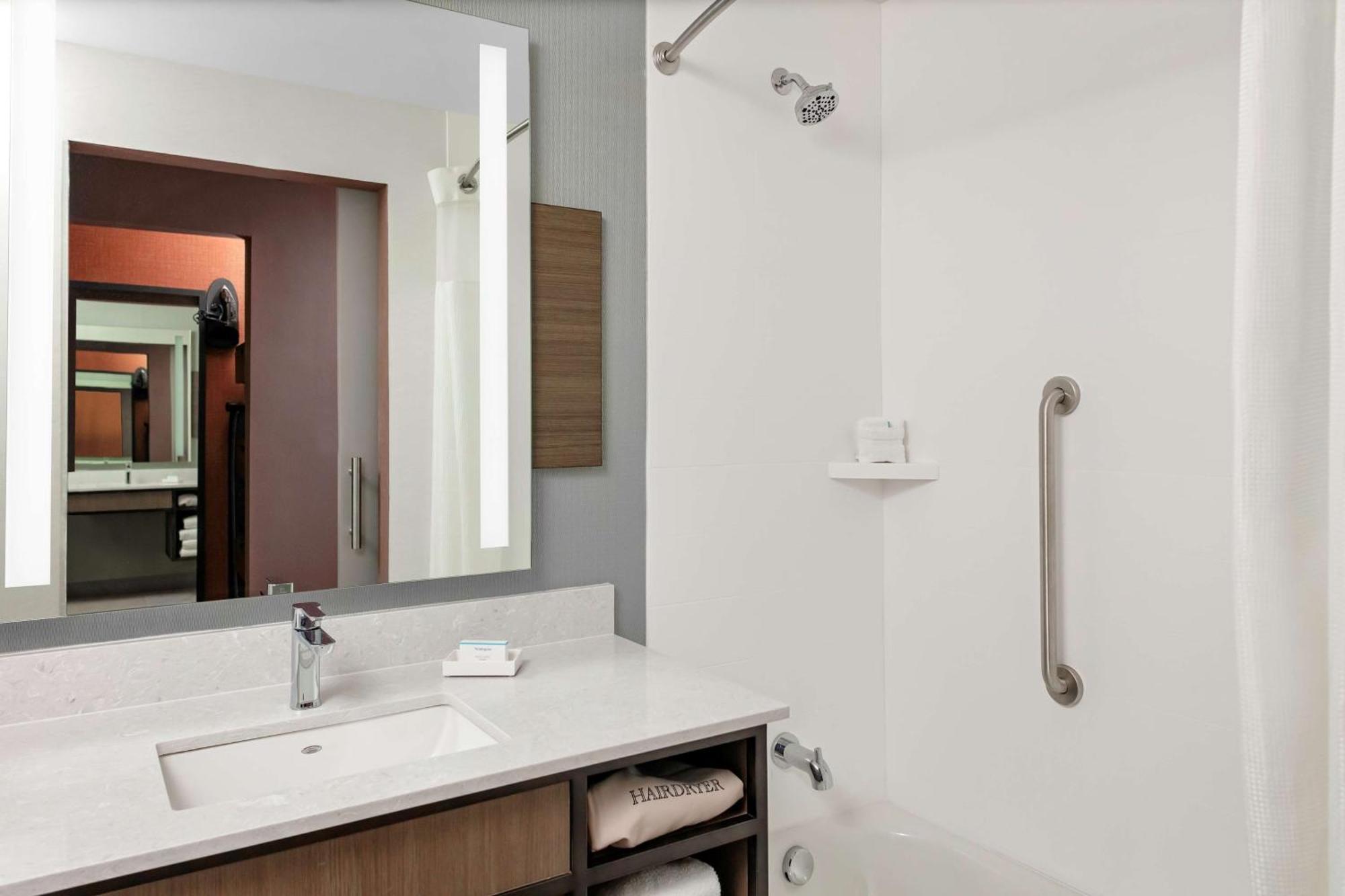 Hilton Garden Inn Chandler Downtown Экстерьер фото