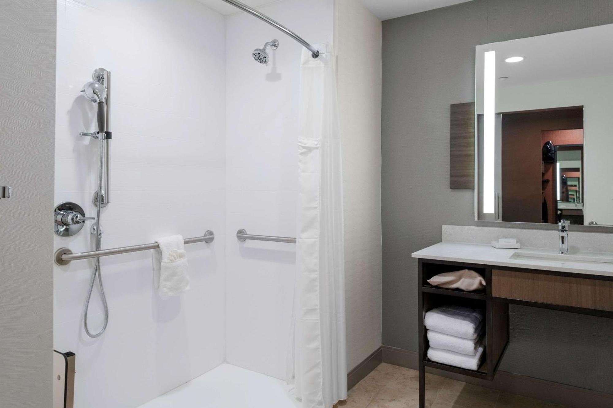 Hilton Garden Inn Chandler Downtown Экстерьер фото