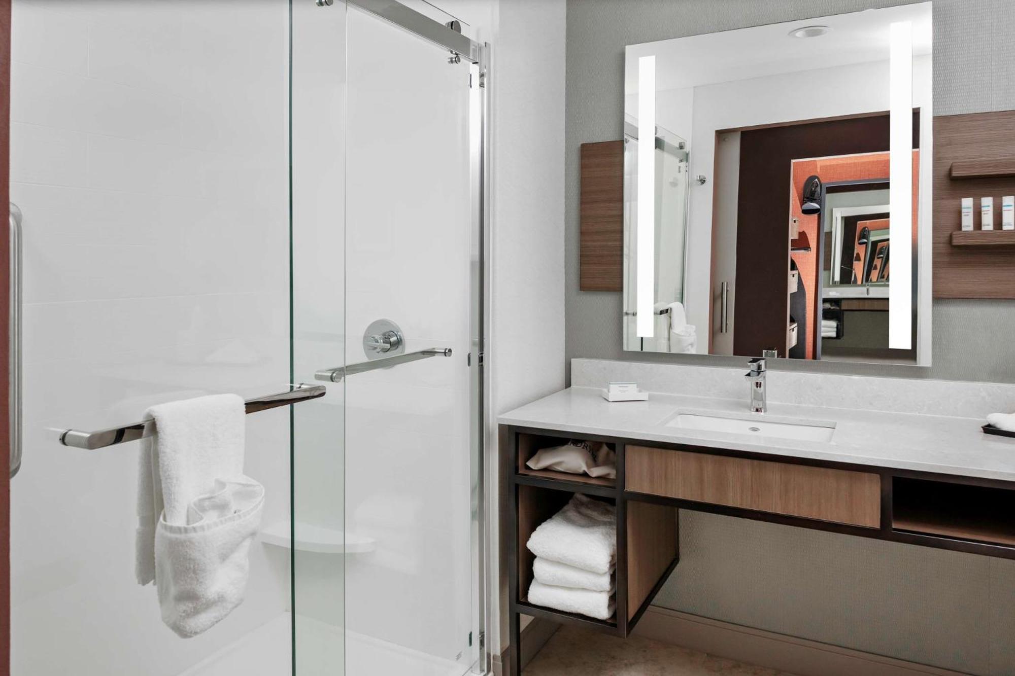 Hilton Garden Inn Chandler Downtown Экстерьер фото
