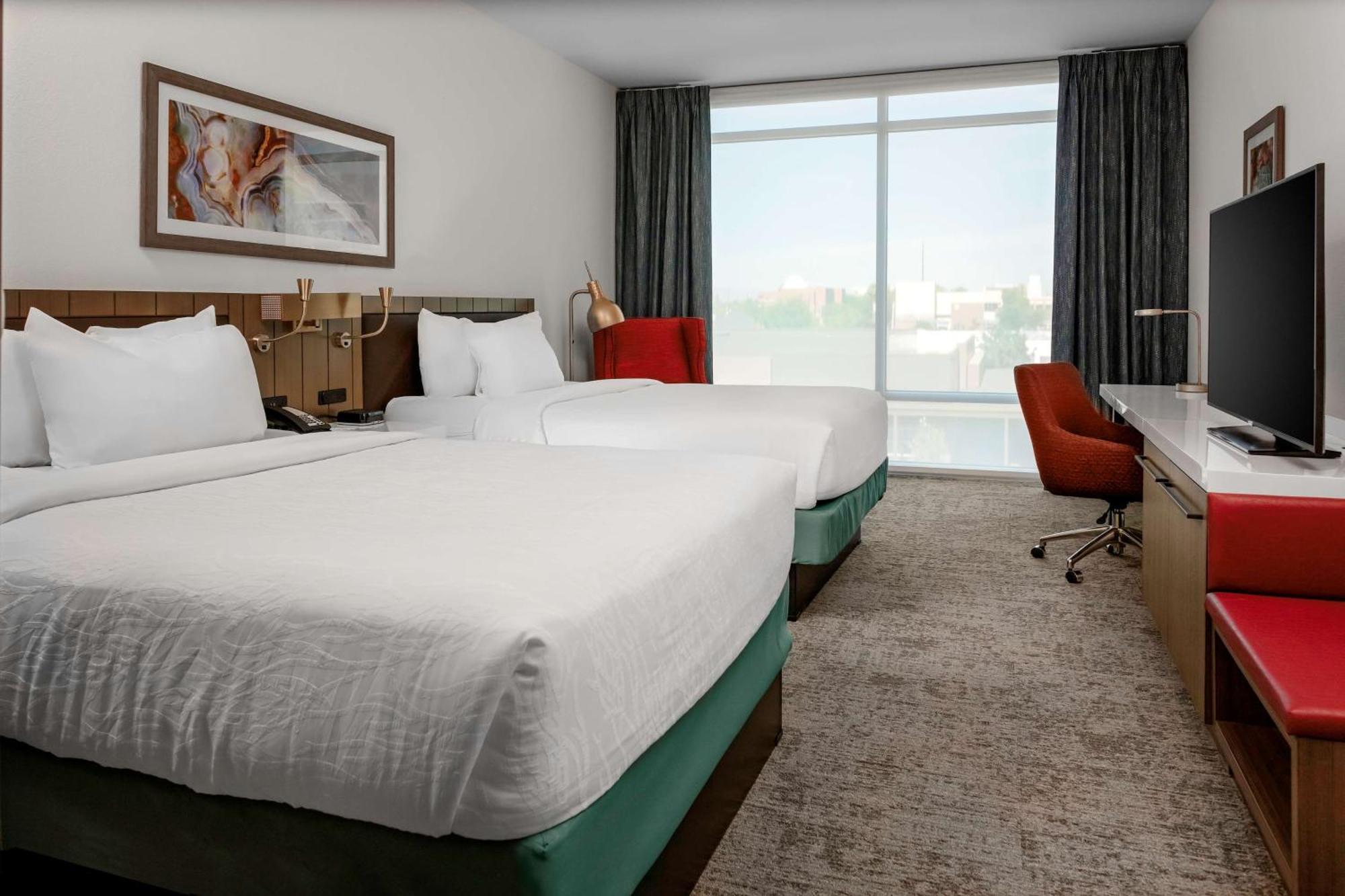 Hilton Garden Inn Chandler Downtown Экстерьер фото
