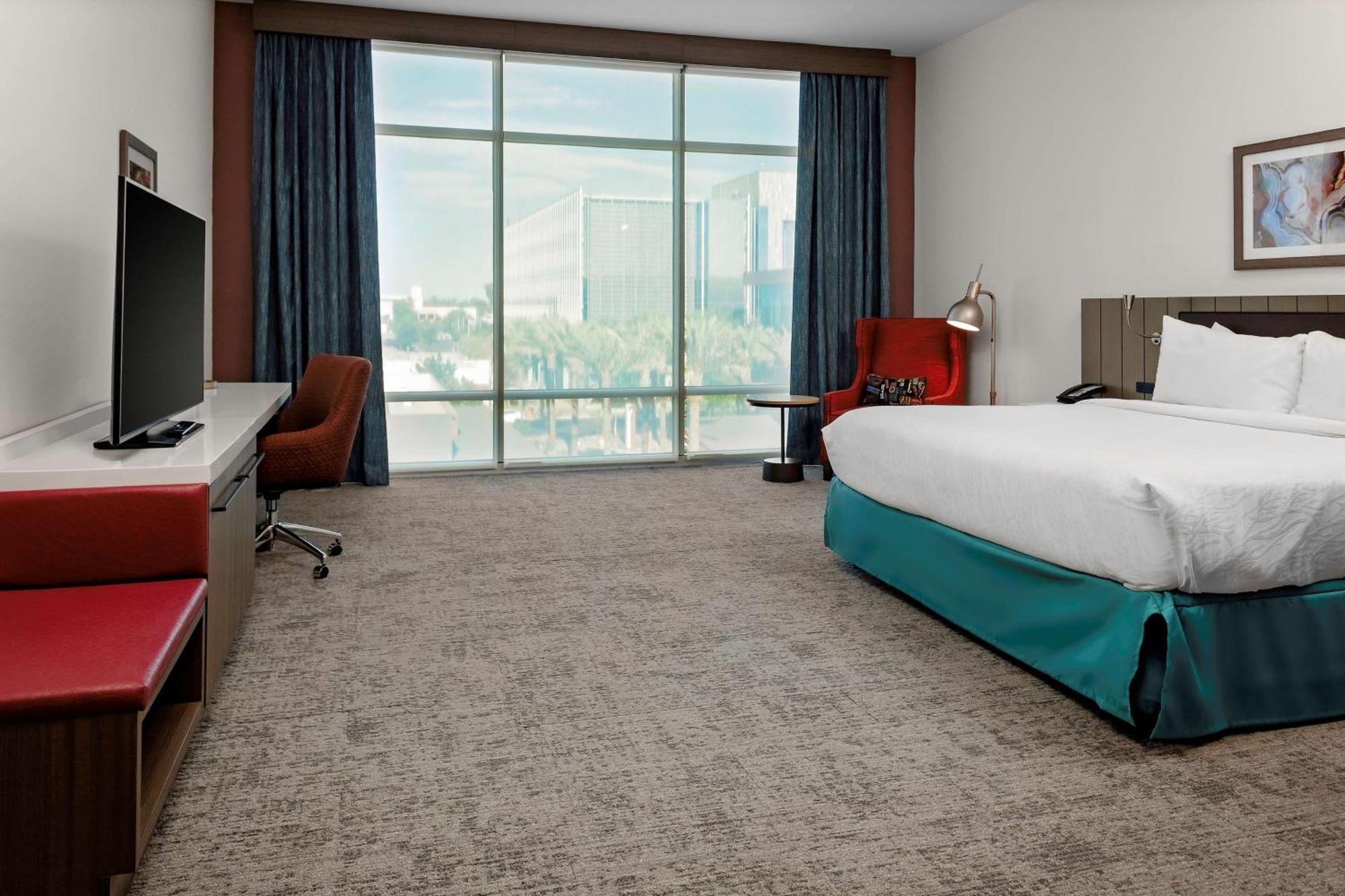 Hilton Garden Inn Chandler Downtown Экстерьер фото