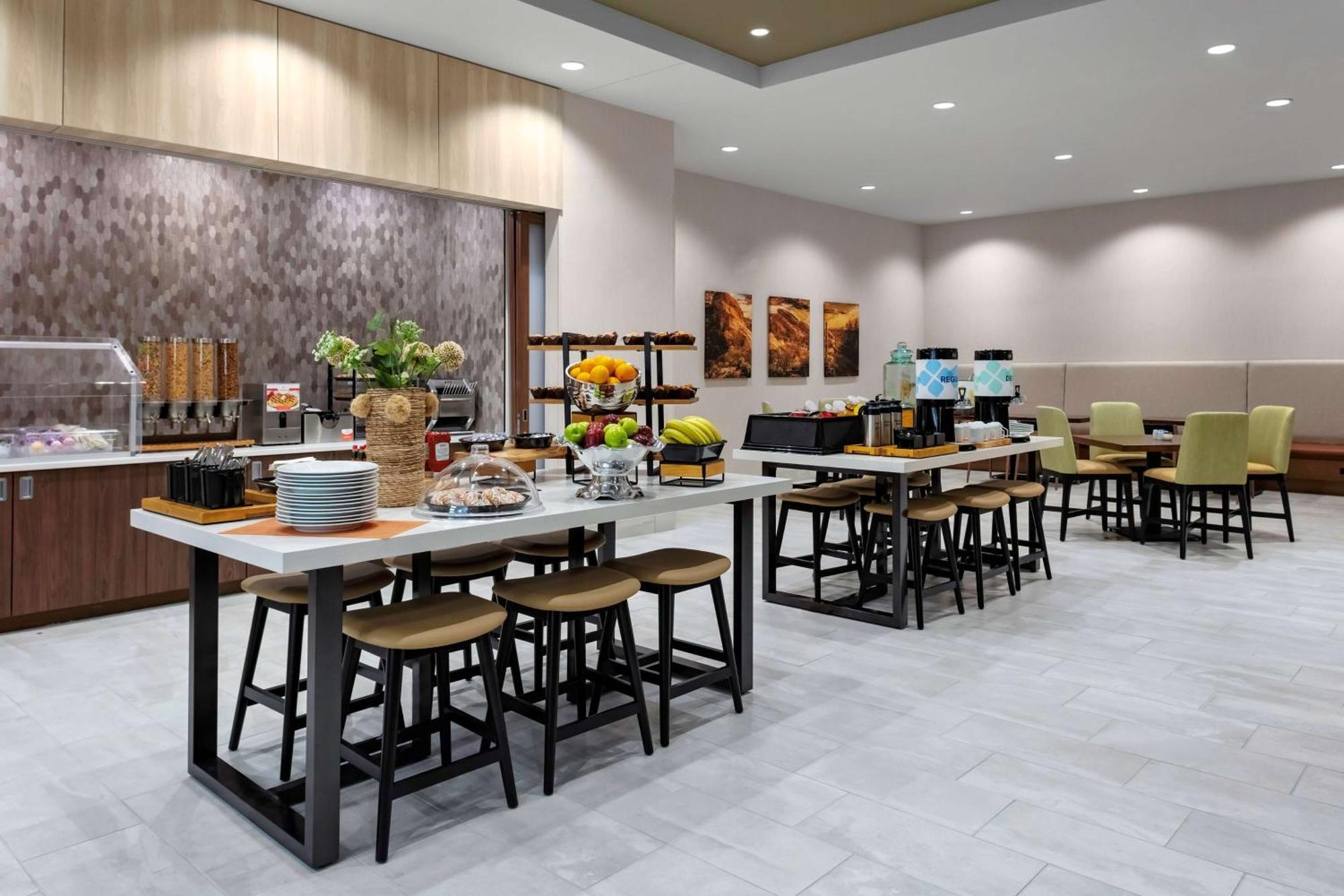 Hilton Garden Inn Chandler Downtown Экстерьер фото